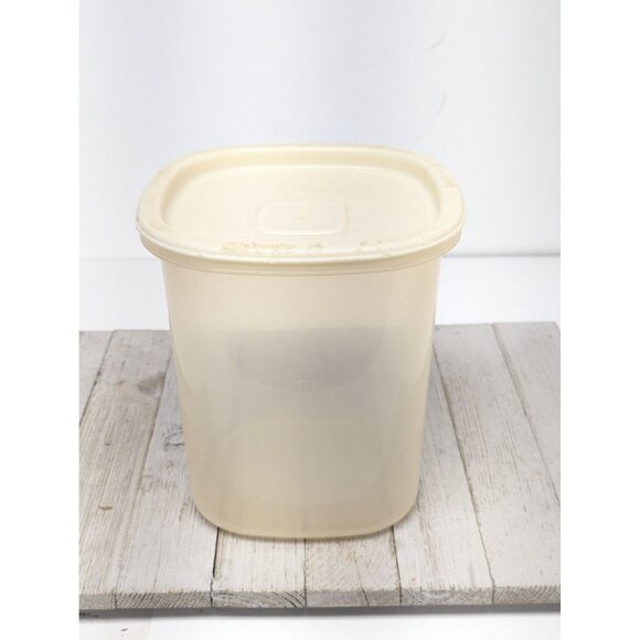 Rubbermaid 3 Qt Servin Saver #6 Sheer Square Canister Storage Almond Lid - Picture 1 of 11